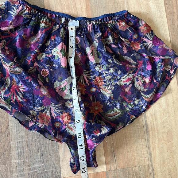 Mystique Intimates shorts and top size small. Robe is one size. Vintage new NWT - Picture 9 of 12